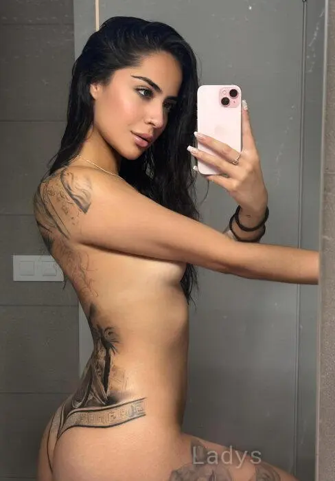 Noa, 23 years beautiful nude Barcelona escorts girl, height 156 sm, Weight 56 kg