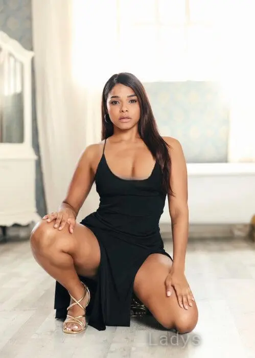 Sofi, 23 years beautiful nude Barcelona escorts girl, height 168 sm, Weight 68 kg