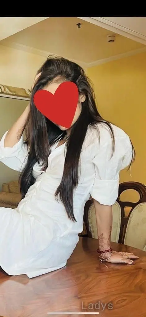 Kavya, 25 years old Bareilly escort girl with big tits, height 167 sm, Weight kg