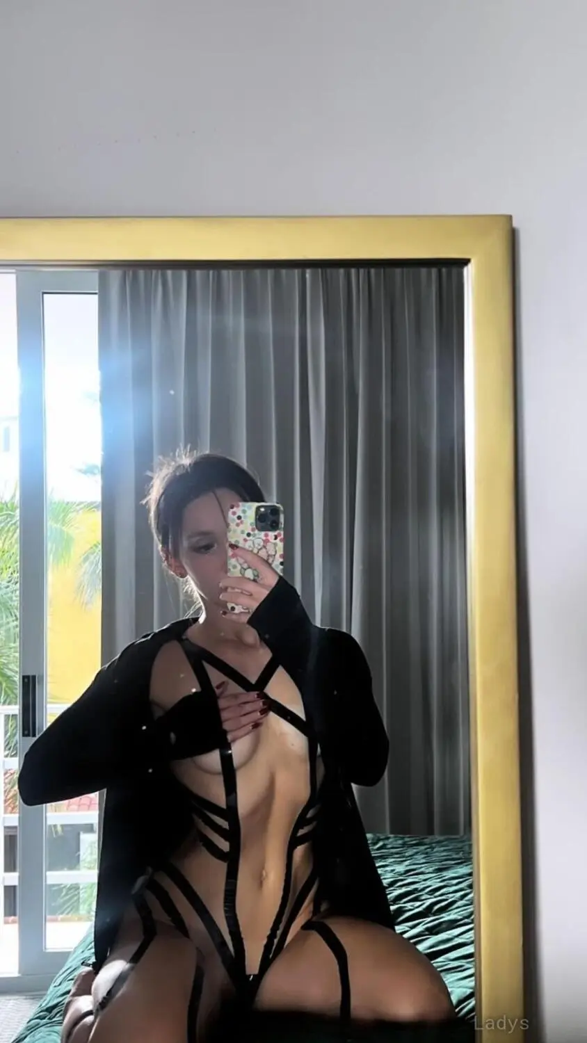 Sarah leroy, 26 years beautiful nude Basel escorts girl, height 178 sm, Weight 59 kg