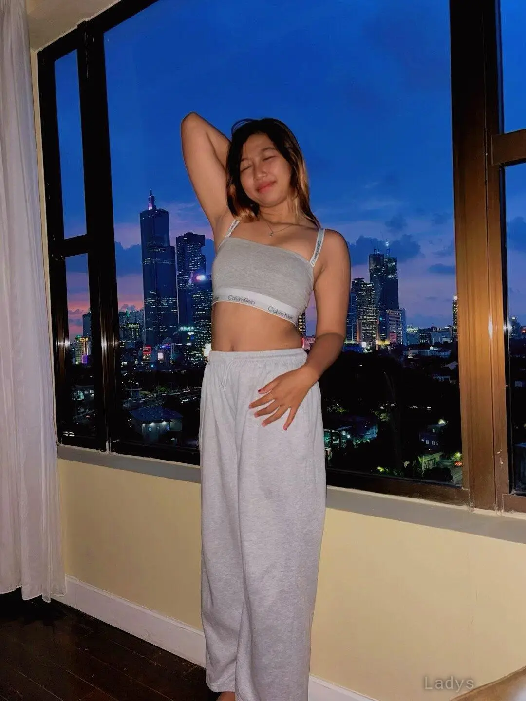Yuki, 21 years beautiful nude Batam escorts girl, height 161 sm, Weight kg