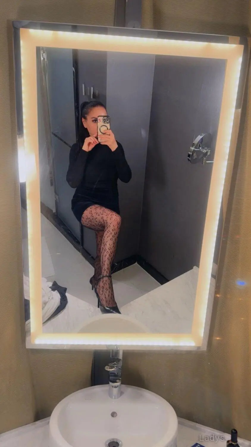 Nellka, 28 years old Batumi escort girl with big tits, height  sm, Weight  kg