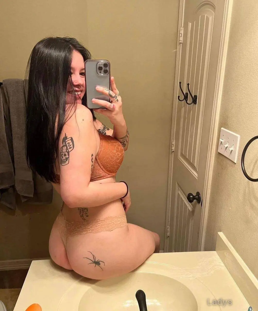 Molly styles, 28 years beautiful nude Beaumont escorts girl, height 172 sm, Weight 61 kg