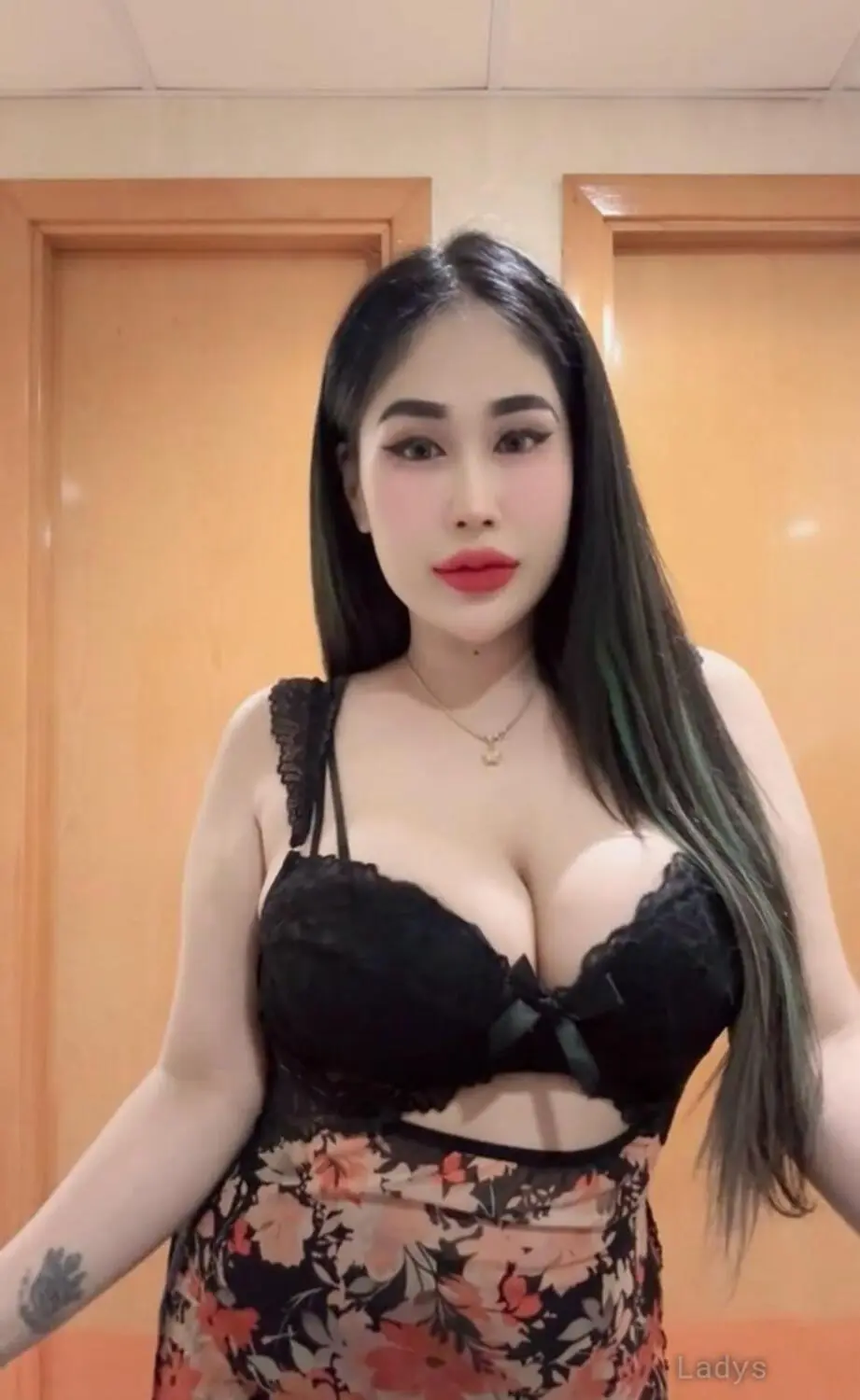Lina, 25 years ebony escorts girl, height 160 sm, Weight  kg, bedpage Abu Dhabi