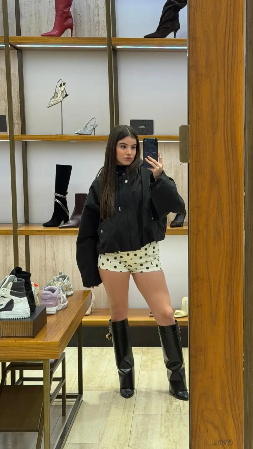 Léa mehler sex, 28 years ebony escorts girl, height 168 sm, Weight 69 kg, bedpage Berlin