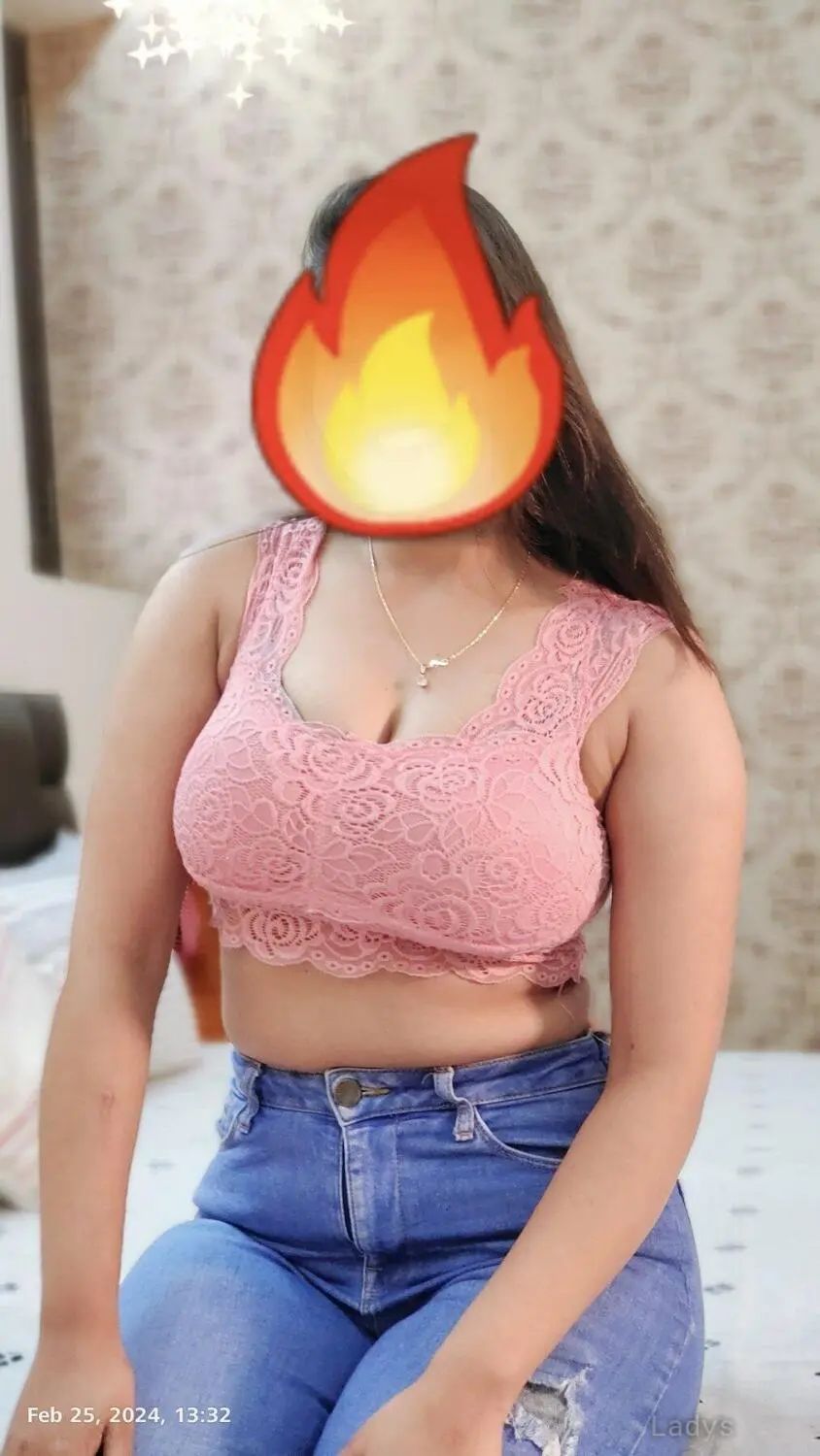 Natasha, 20 years ebony escorts girl, height 170 sm, Weight  kg, bedpage Delhi
