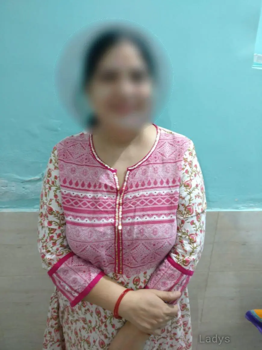 Zayda, 40 years ebony escorts girl, height 160 sm, Weight kg, bedpage Delhi