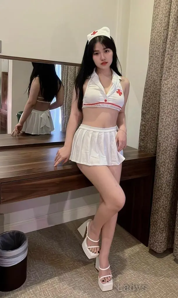 Lena, 20 years ebony escorts girl, height 162 sm, Weight kg, bedpage Doha