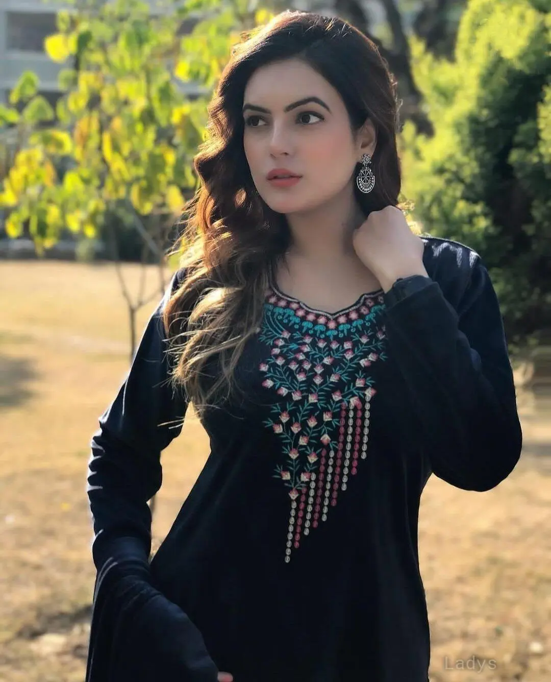 Pooja, 24 years ebony escorts girl, height 168 sm, Weight kg, bedpage Doha