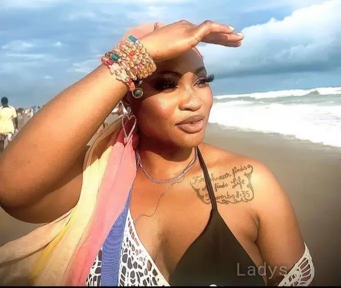 Sonia, 21 years ebony escorts girl, height  sm, Weight  kg, bedpage Doha