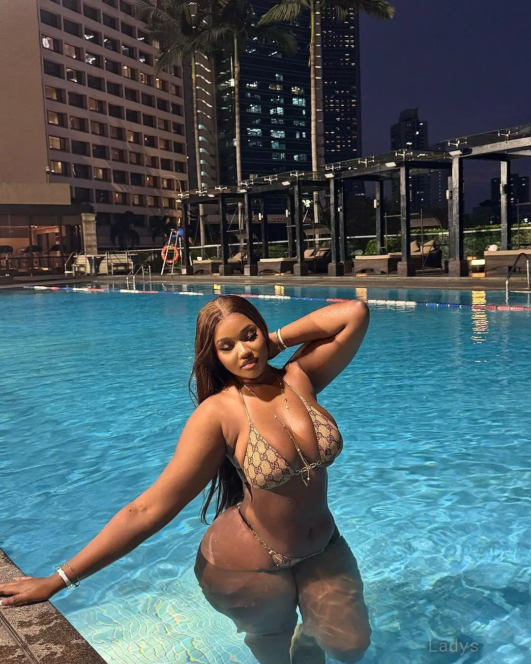 Nadia Nastyfuck, 24 years ebony escorts girl, height 160 sm, Weight 60 kg, bedpage Dubai