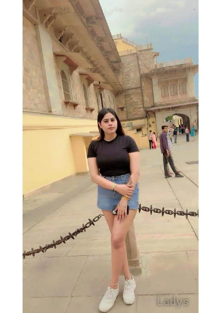 Simran,  years ebony escorts girl, height  sm, Weight  kg, bedpage Indore