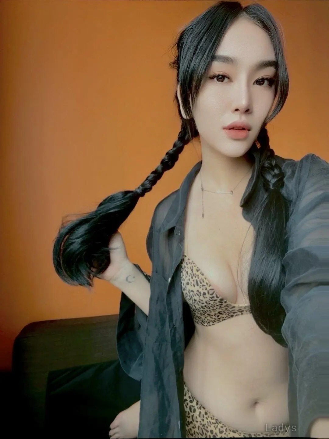 Aline, 22 years ebony escorts girl, height 170 sm, Weight kg, bedpage Jakarta