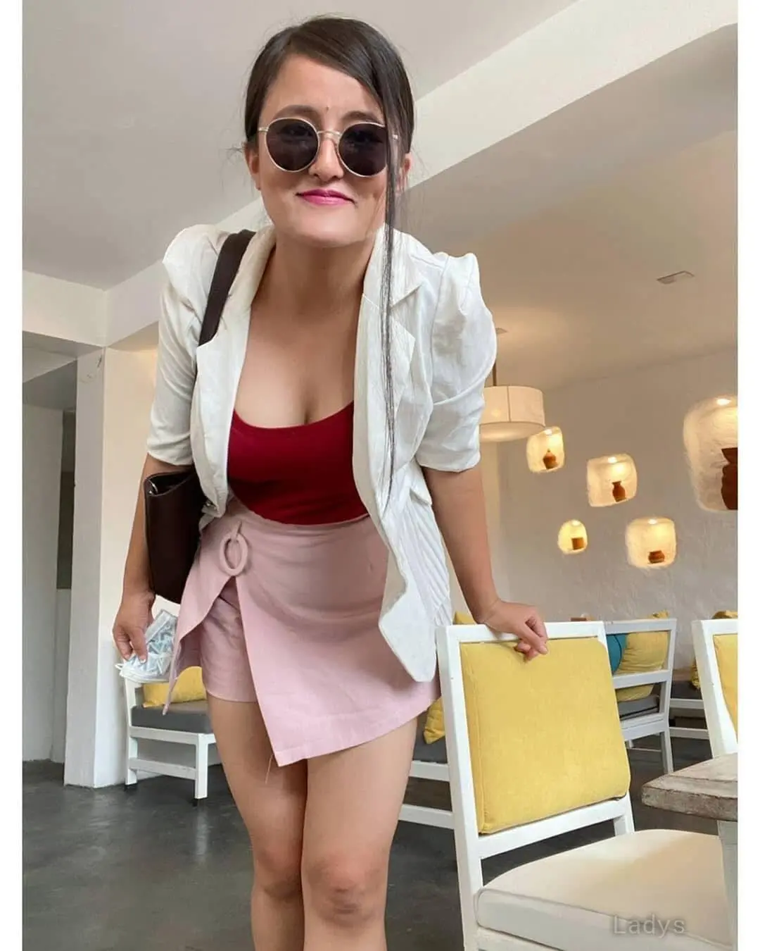 Alina Escort Real Meet nd Cam show, 19 years ebony escorts girl, height 175 sm, Weight 44 kg, bedpage Kathmandu