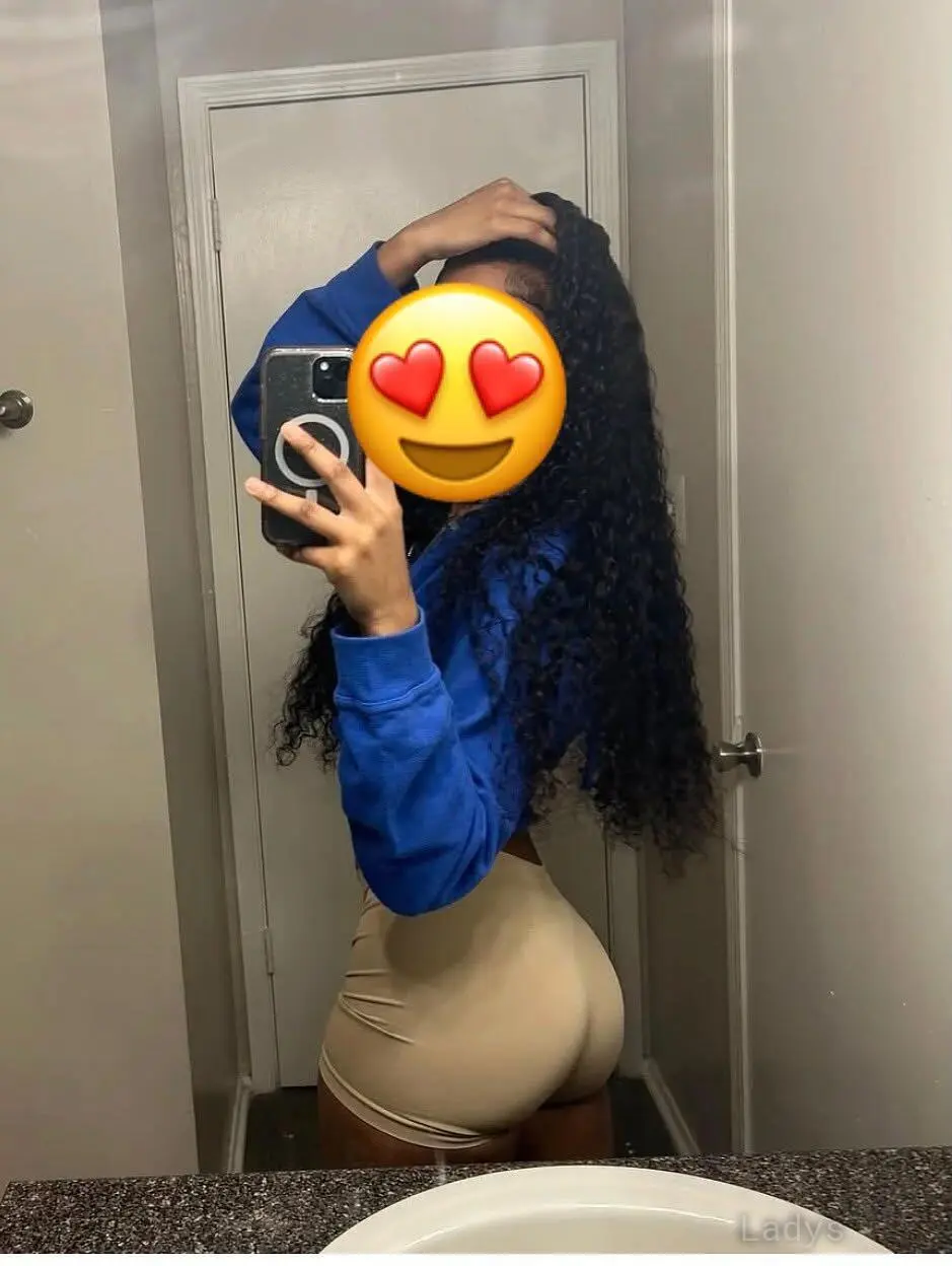 Royal, 24 years ebony escorts girl, height 163 sm, Weight kg, bedpage Kilimani