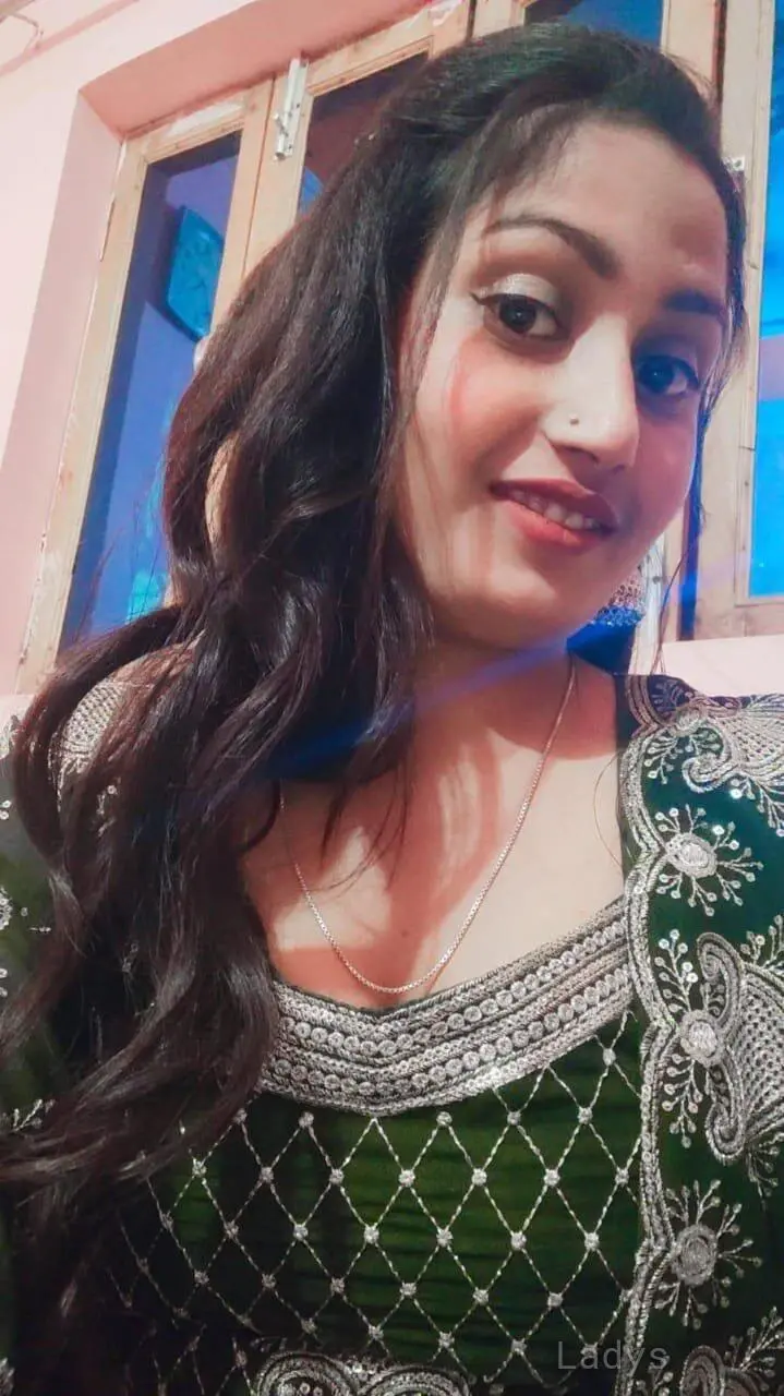 Pooja,  years ebony escorts girl, height  sm, Weight  kg, bedpage Lucknow