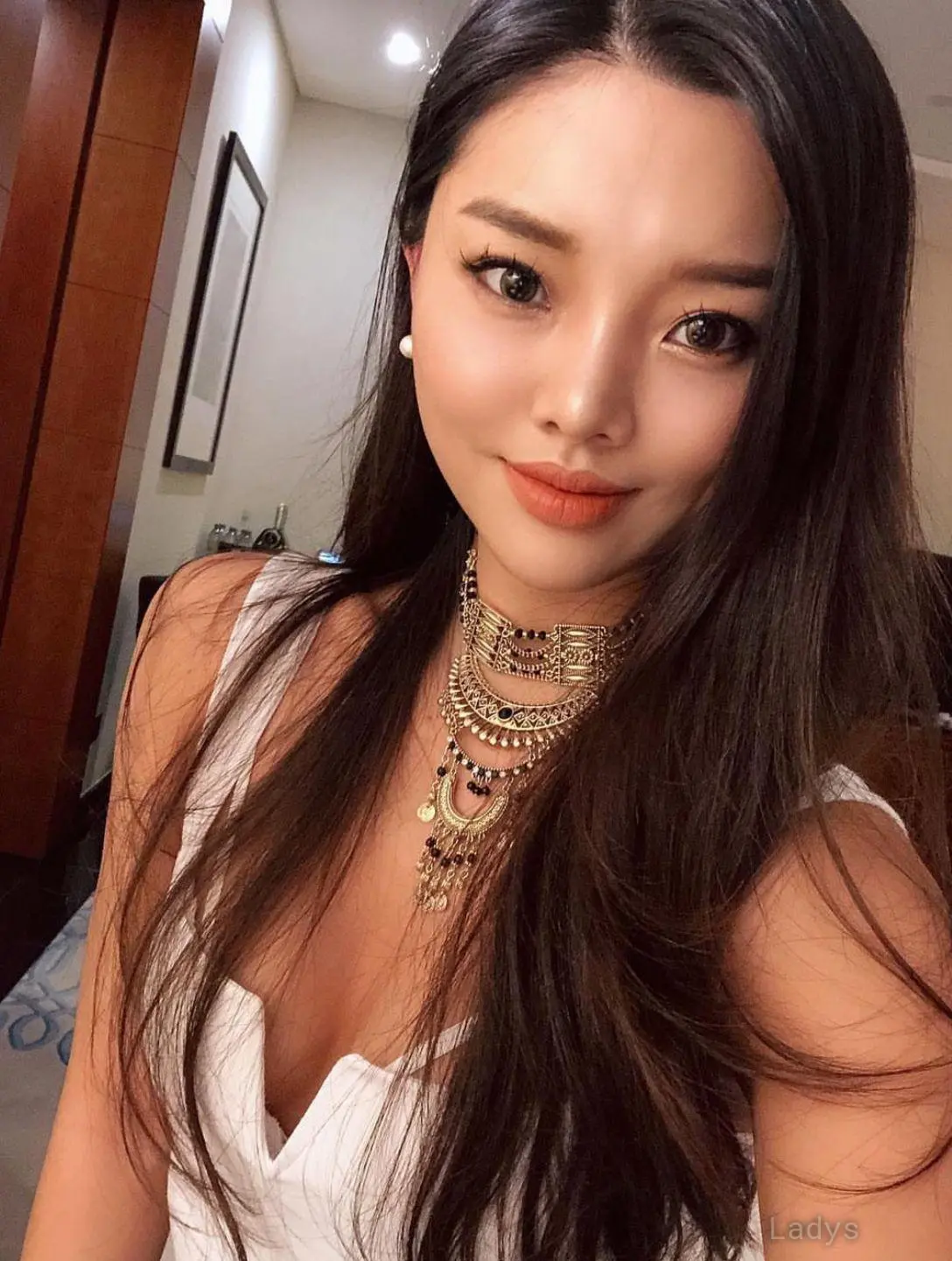 Coco, 23 years ebony escorts girl, height 165 sm, Weight  kg, bedpage Manama