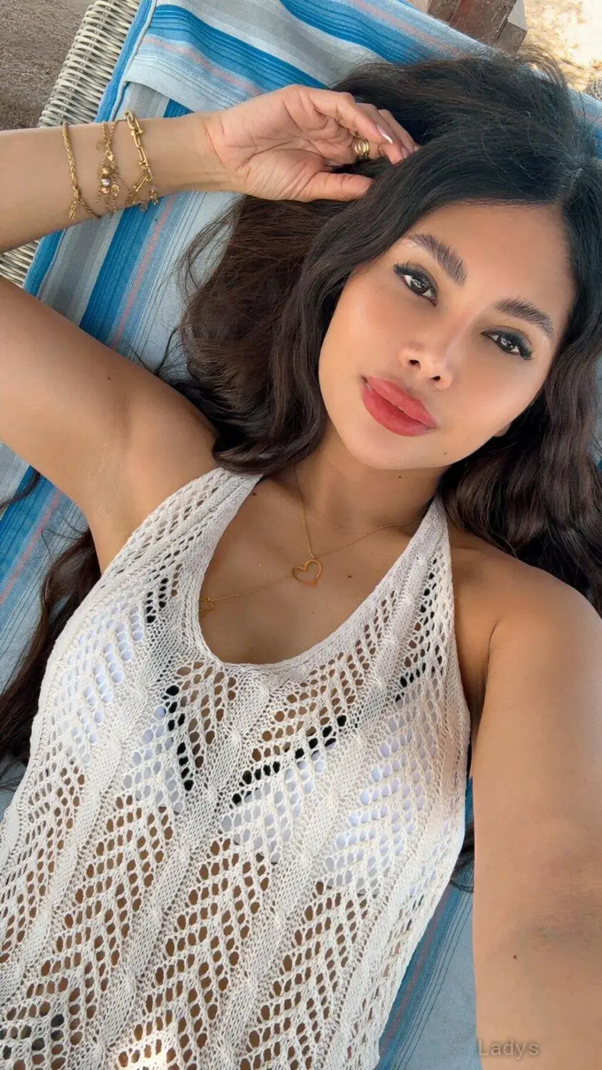 Vee, 24 years ebony escorts girl, height 170 sm, Weight kg, bedpage Riyadh