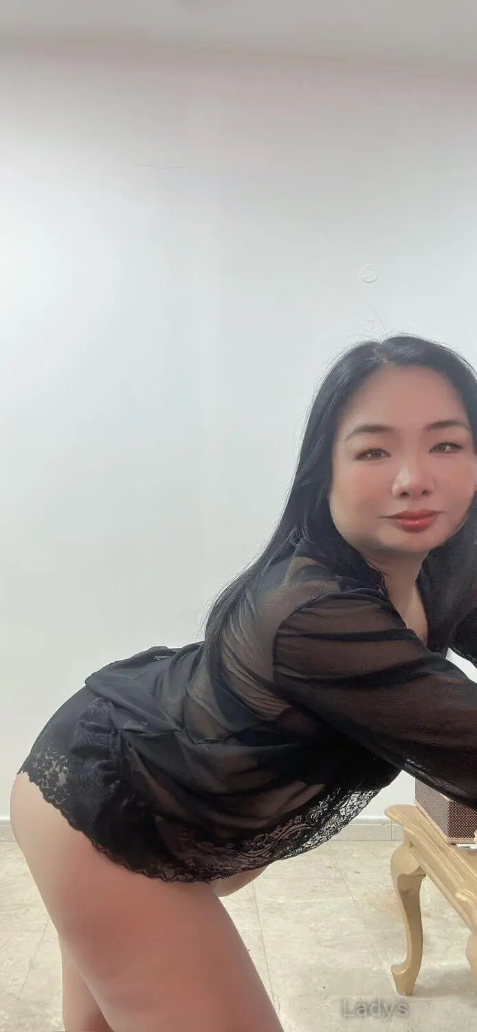 Yumi, 30 years ebony escorts girl, height 160 sm, Weight  kg, bedpage Salalah