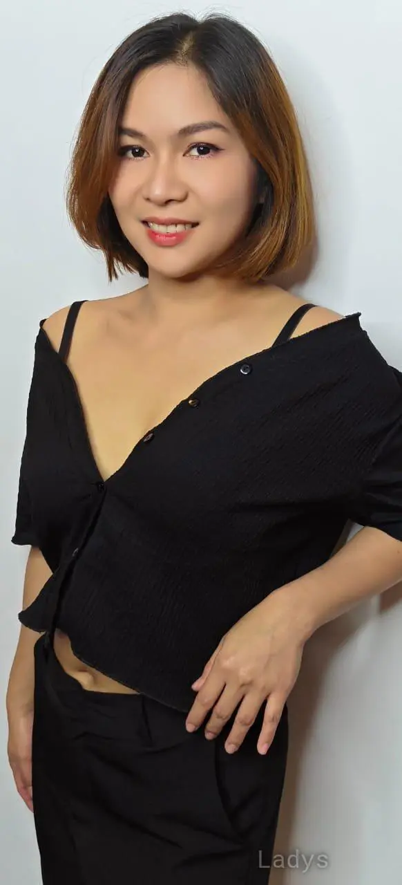 Noor, 21 years ebony escorts girl, height 165 sm, Weight kg, bedpage Thrissur