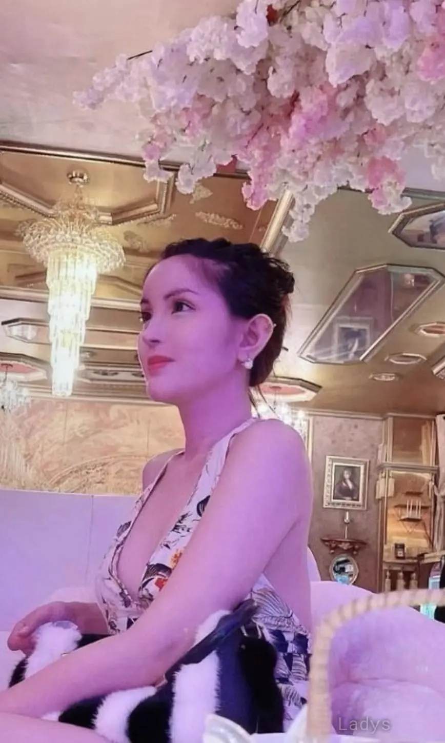 Fiona, 25 years ebony escorts girl, height sm, Weight kg, bedpage Táinán