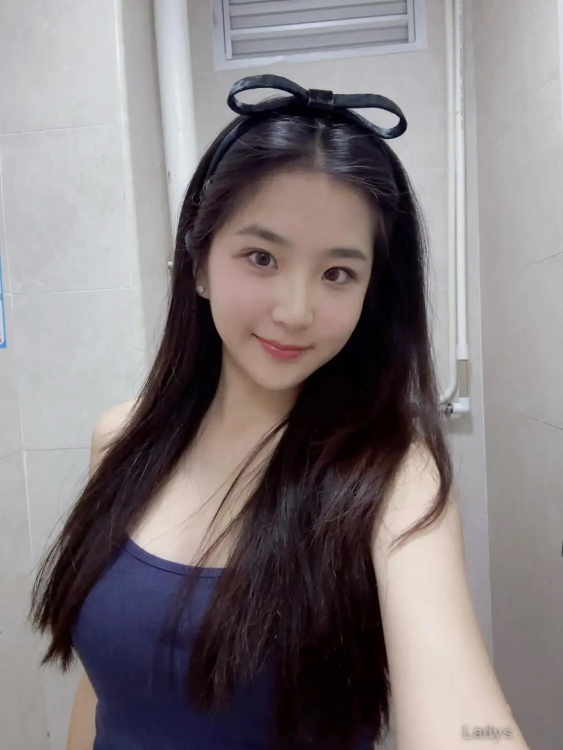 Sarah, 26 years asian escorts girl, height 166 sm, Weight 51 kg, Beijing eacort