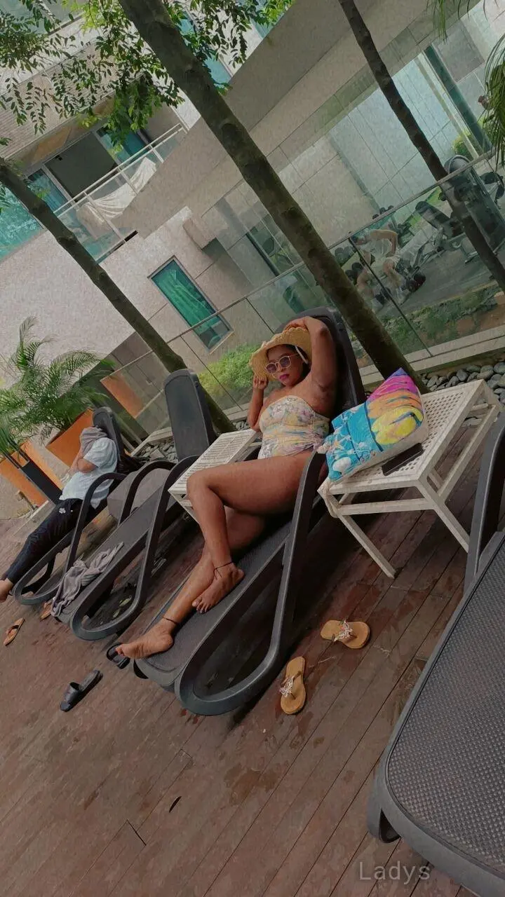 Lisa, 26 years sexy toples Beijing scorts girl, height 159 sm, Weight  kg