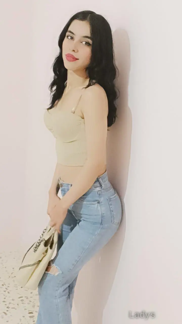 Lilas, 21 years old Beirut escort girl with big tits, height 188 sm, Weight  kg