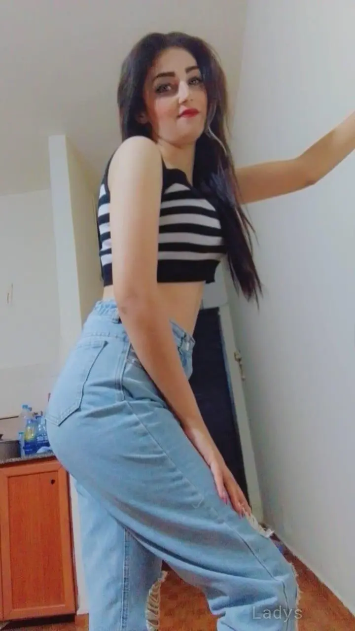 Maya, 23 years old Beirut escort girl with big tits, height 160 sm, Weight  kg