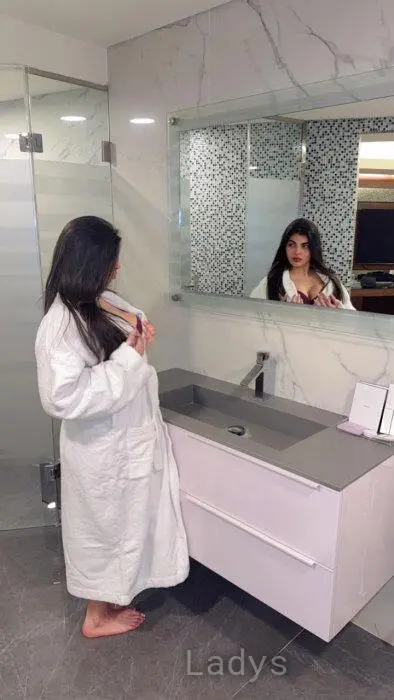 Alisar, 27 years beautiful nude Beirut escorts girl, height 164 sm, Weight 56 kg
