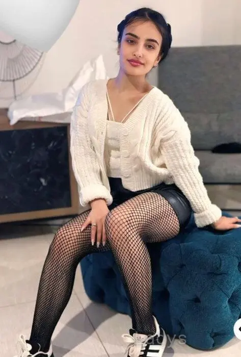 Joumana, 23 years beautiful nude Beirut escorts girl, height 160 sm, Weight 57 kg
