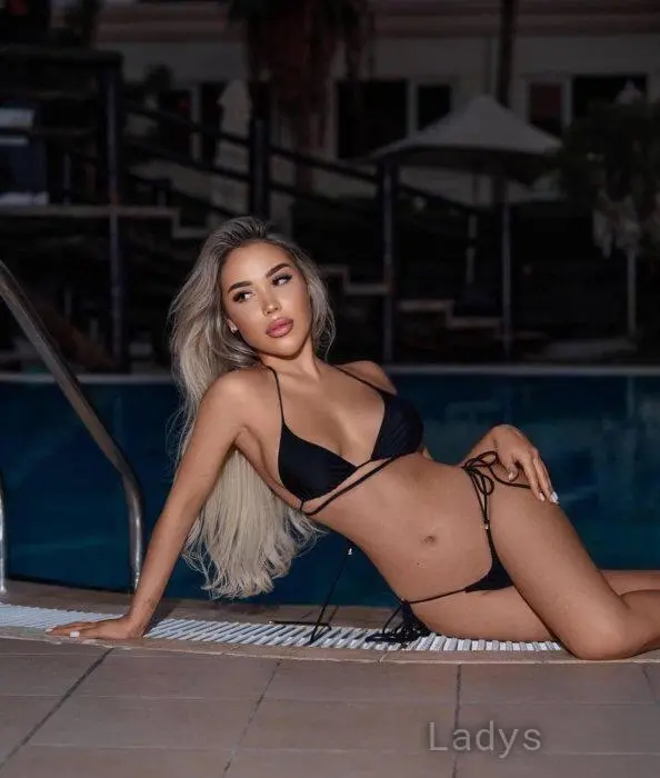 Matilda, 26 years beautiful nude Beirut escorts girl, height 166 sm, Weight 56 kg