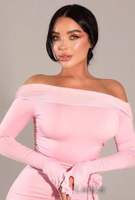 Mouna, 26 years beautiful nude Beirut escorts girl, height 163 sm, Weight 57 kg