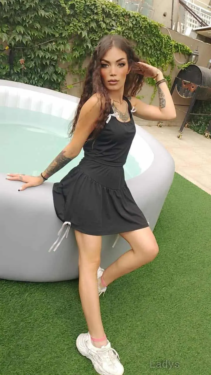 Nour, 25 years beautiful nude Beirut escorts girl, height 168 sm, Weight  kg