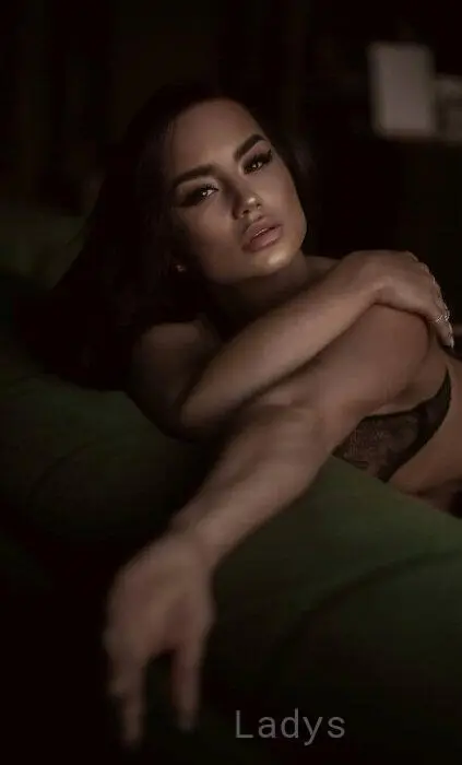 Lina, 27 years beautiful nude Belgrade escorts girl, height 160 sm, Weight 50 kg
