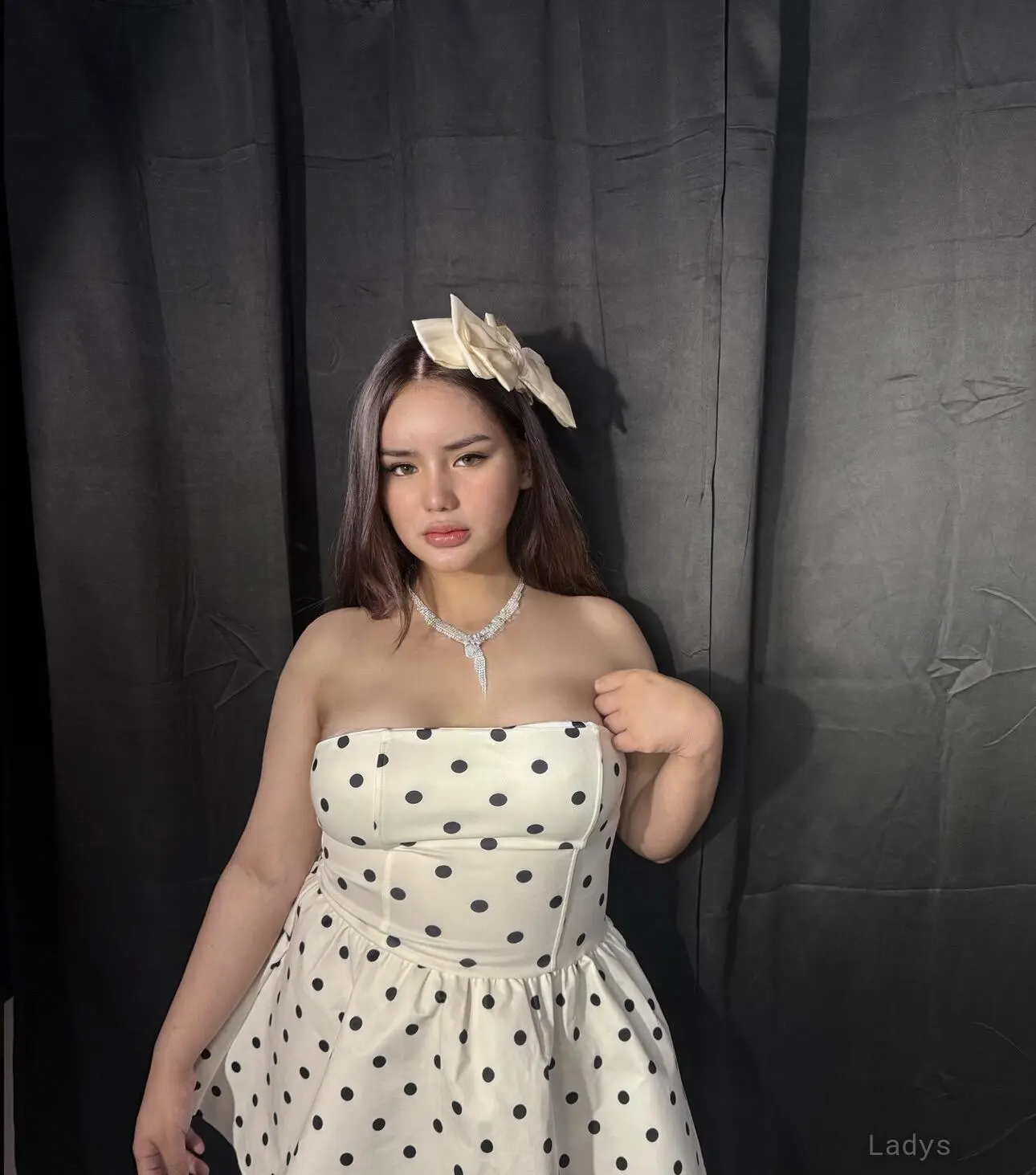 Samantha Lim, 27 years beautiful nude Belgrade escorts girl, height 164 sm, Weight 60 kg