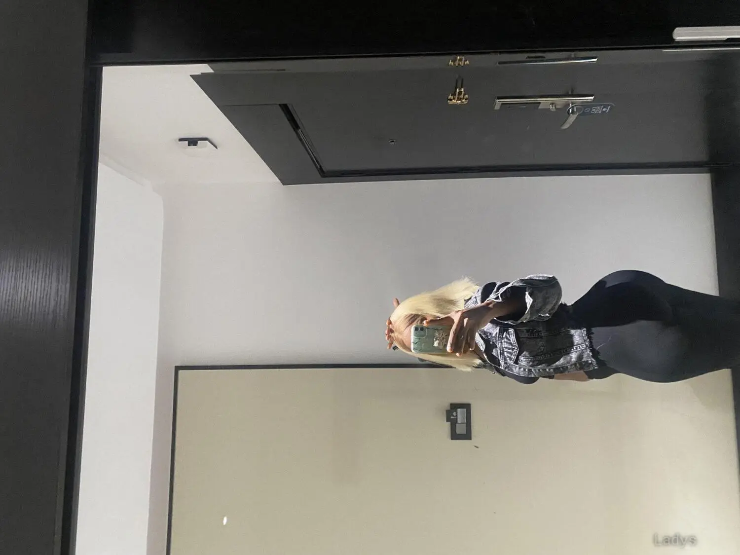 Honeybee, 23 years old Benin City escort girl with big tits, height 150 sm, Weight  kg