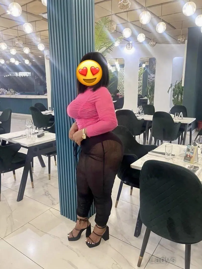 Sweeney, 25 years old Benin City escort girl with big tits, height 152 sm, Weight kg