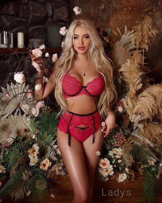 Alex, 24 years beautiful nude Bergamo escorts girl, height 165 sm, Weight 55 kg