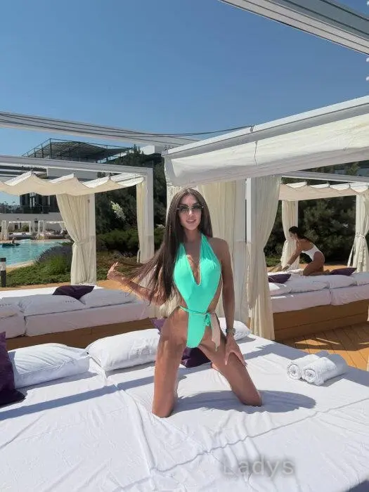 Anna Star, 25 years beautiful nude Berlin escorts girl, height 172 sm, Weight 48 kg