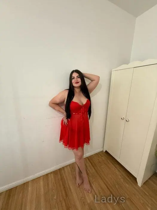 Kira, 28 years beautiful nude Berlin escorts girl, height 167 sm, Weight 65 kg