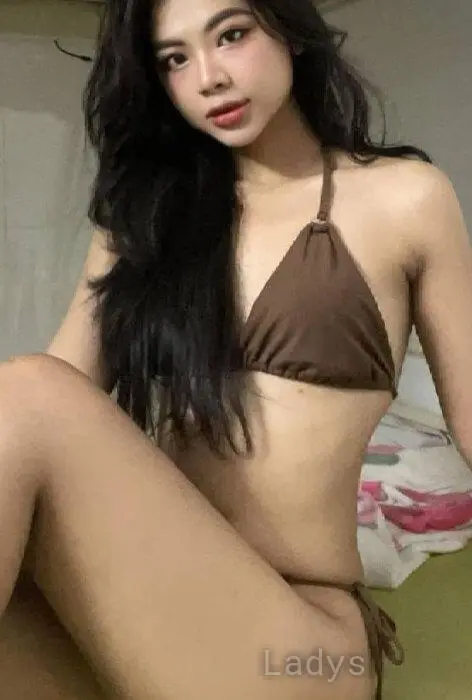 Maika, 25 years beautiful nude Berlin escorts girl, height 161 sm, Weight 51 kg