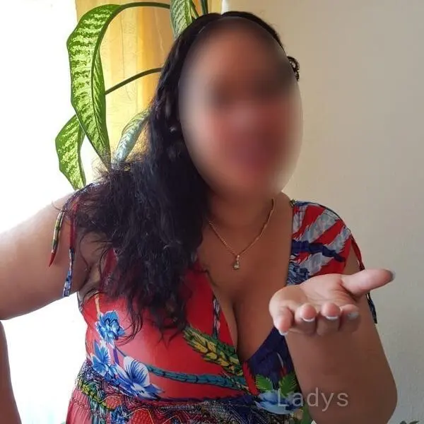 Salome, 35 years beautiful nude Berlin escorts girl, height 170 sm, Weight 98 kg