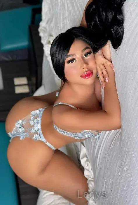 Valentina, 19 years beautiful nude Berlin escorts girl, height 169 sm, Weight 58 kg