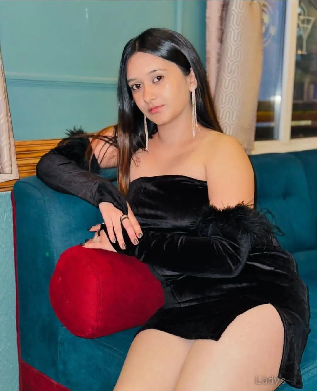 Aalya, 22 years beautiful nude Bern escorts girl, height 166 sm, Weight 49 kg