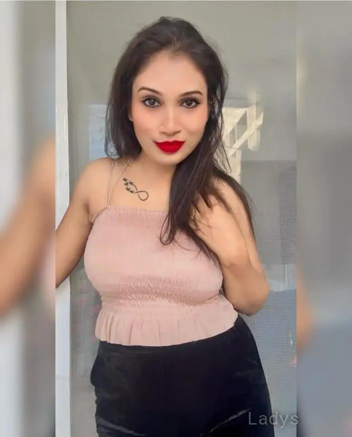 Emmy, 22 years beautiful nude Bhavnagar escorts girl, height 154 sm, Weight kg
