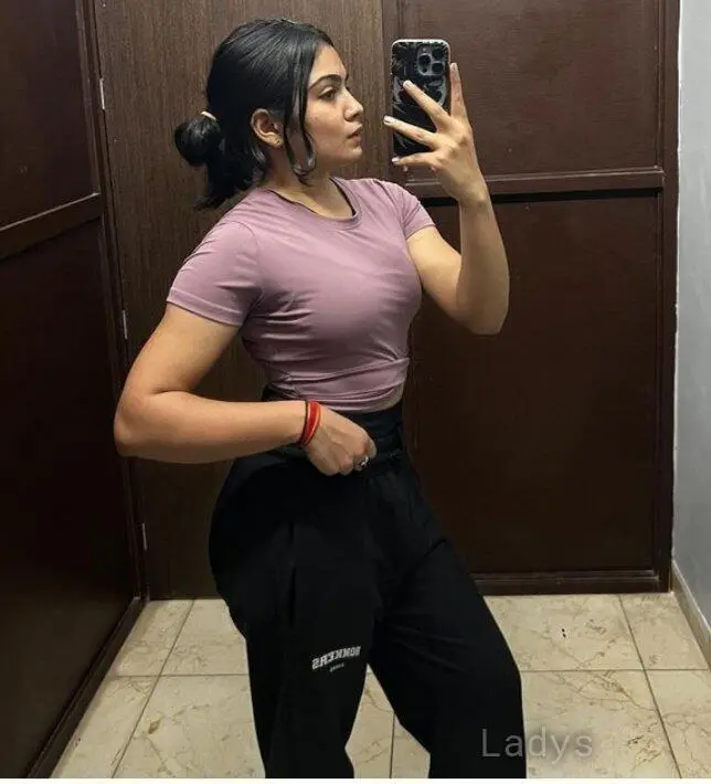 Joshi, 22 years old Bhopal escort girl with big tits, height 168 sm, Weight kg