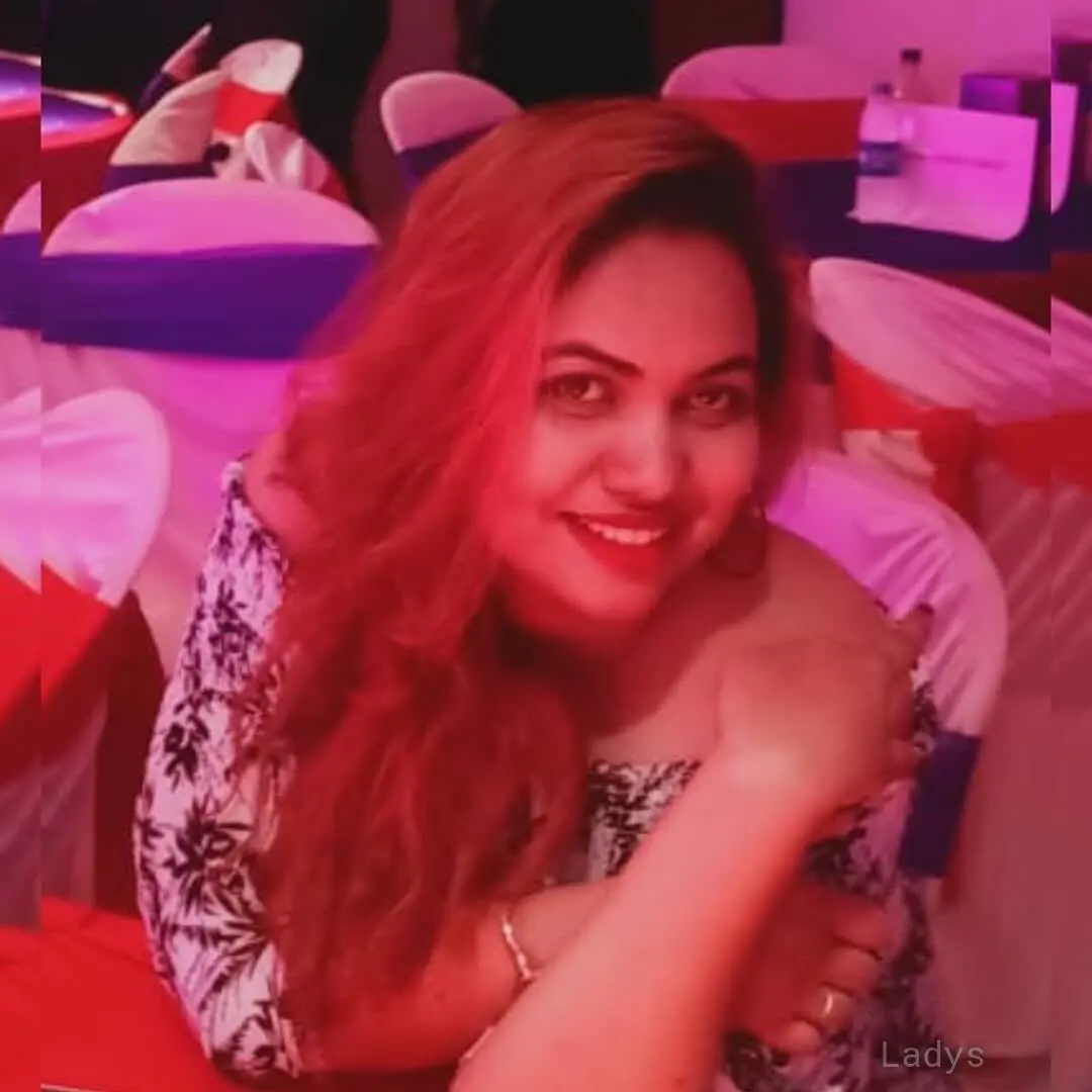 Ponam, 26 years old Bhopal escort girl with big tits, height 160 sm, Weight kg
