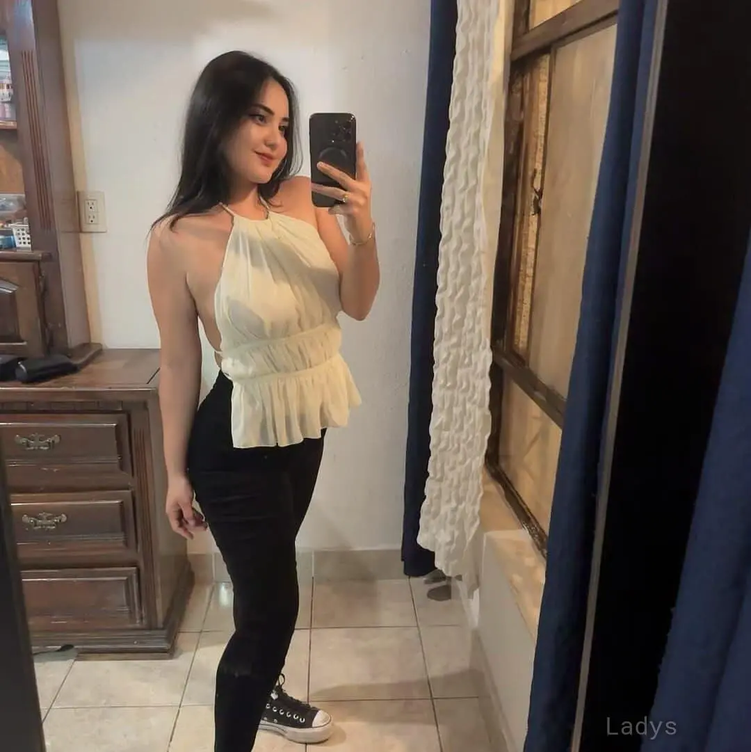 Shruti, 22 years beautiful nude Bhopal escorts girl, height 158 sm, Weight  kg
