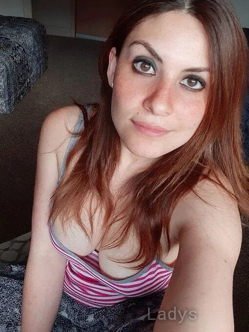Sarah, 25 years beautiful nude Biarritz escorts girl, height 125 sm, Weight 35 kg